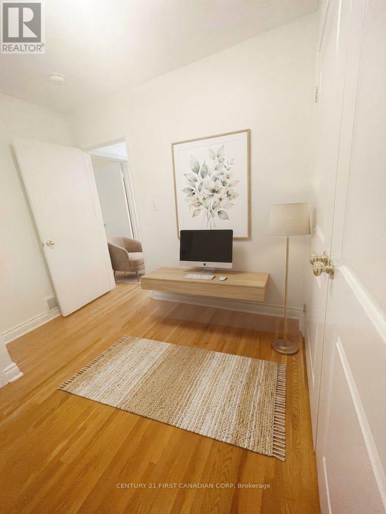 UPPER LEVEL - 638 TENNENT AVENUE, London North (North G) 4
