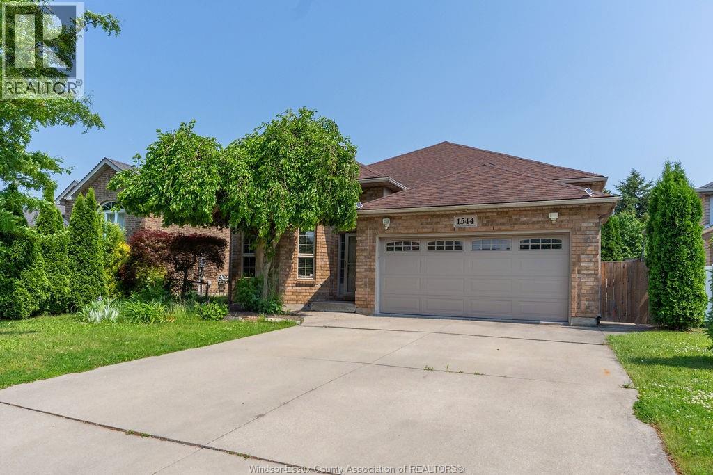 1544 IMPERIAL CRESCENT, Windsor 1