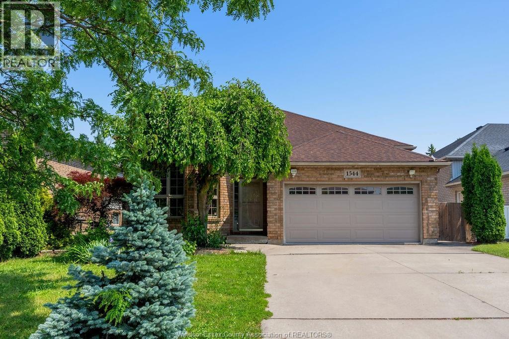 1544 IMPERIAL CRESCENT, Windsor 2
