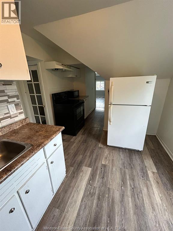 Unit UPPER - 3153 PETER STREET, Windsor 3