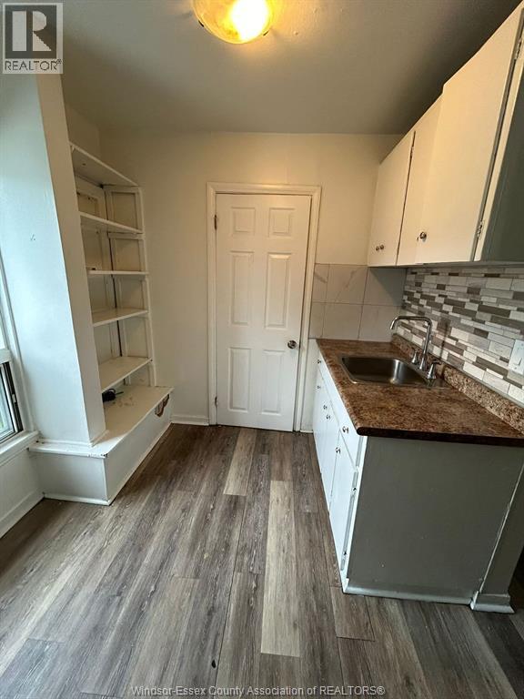 Unit UPPER - 3153 PETER STREET, Windsor 4