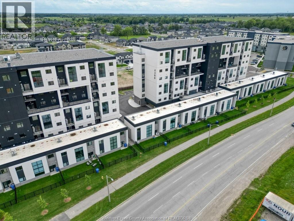 Unit 215 - 4300 Laurier PARKWAY, LaSalle 3