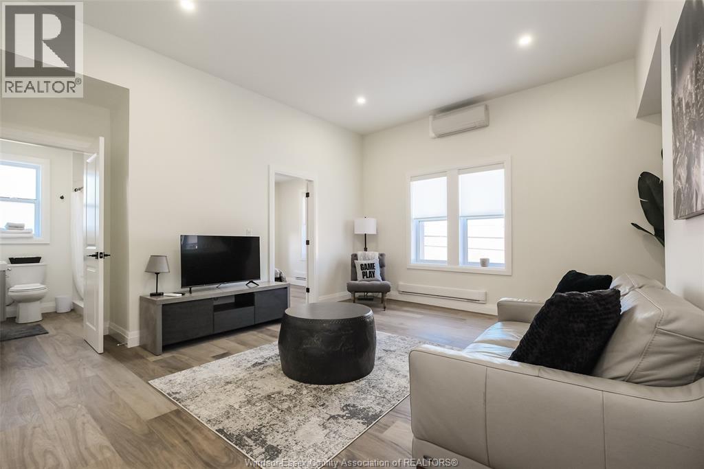 Unit 1 - 1231 UNIVERSITY AVENUE, Windsor 5