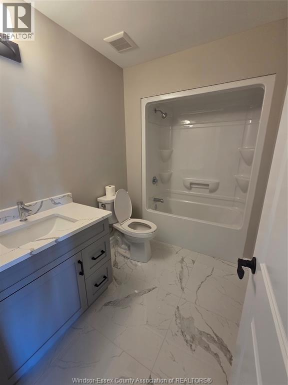 4410 BELMONT, Comber 4