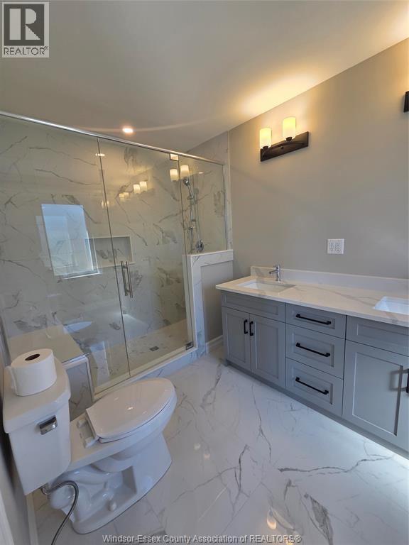 4410 BELMONT, Comber 5