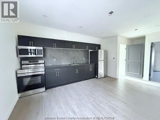 Unit 201 - 691 OUELLETTE, Windsor 2