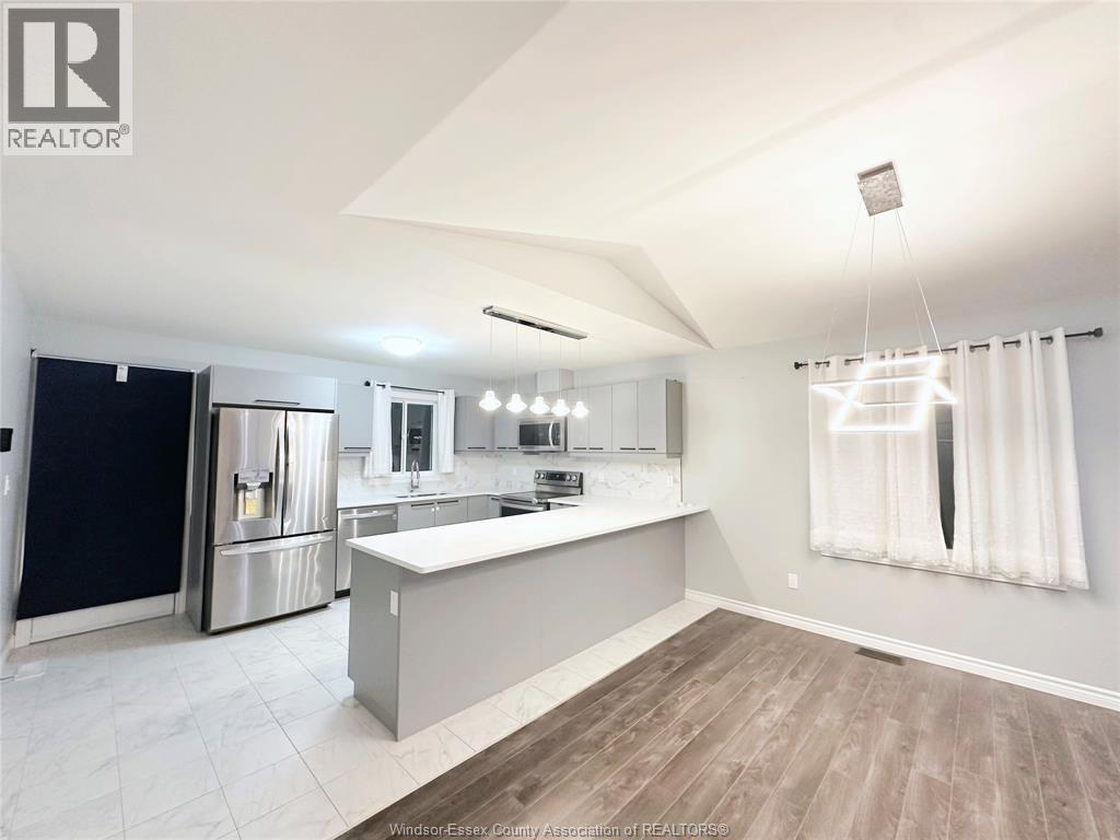 Unit UPPER - 1076 LUBLIN AVENUE, Windsor 4