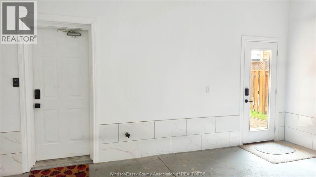 Unit LOWER - 265 GERALDINE CRESCENT, Windsor 3