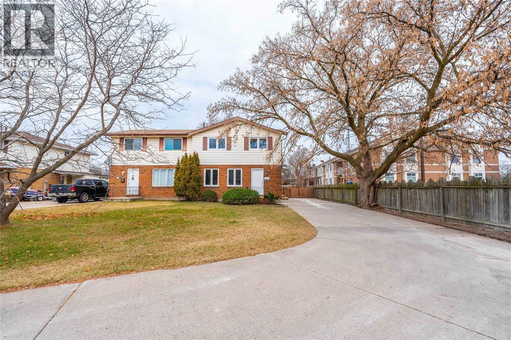 900 EVEREST COURT, Sarnia 1