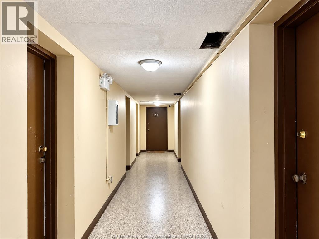 Unit 105 - 2035 UNIVERSITY AVENUE West, Windsor 2