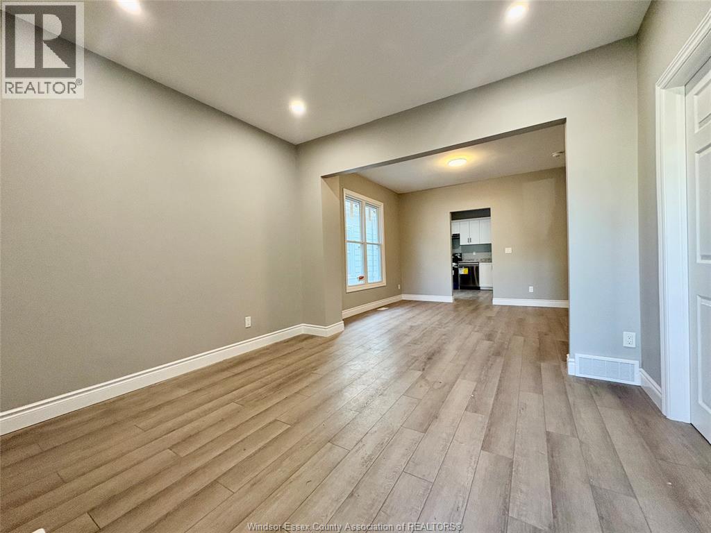 449 ELLIS STREET West, Windsor 5