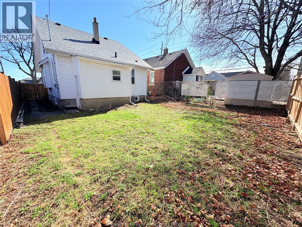 1489 WINDERMERE ROAD, Windsor 4