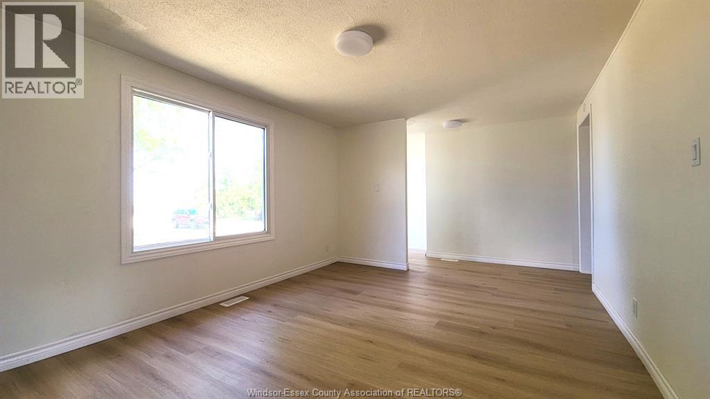 3425 CABANA (COUNTY RD 42), Windsor 4