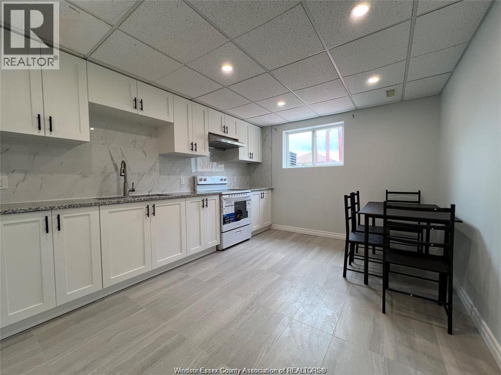 Unit LOWER - 709 HAVENS DRIVE, Windsor 5