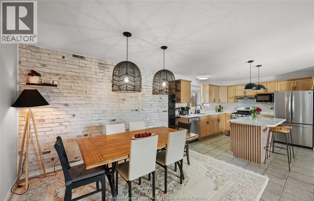 Unit UPPER - 1537 LANGLOIS, Windsor 4