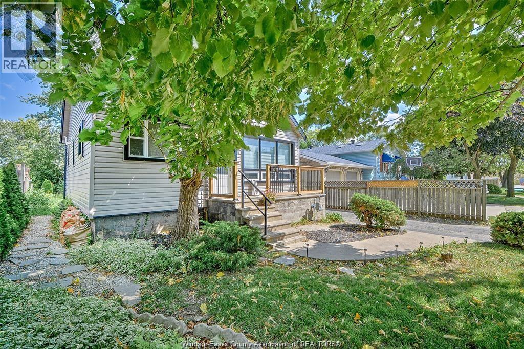 3262 Clemenceau, Windsor 3