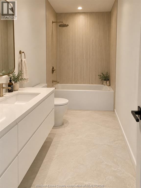 Unit 2 - 1381 DROUILLARD, Windsor 3