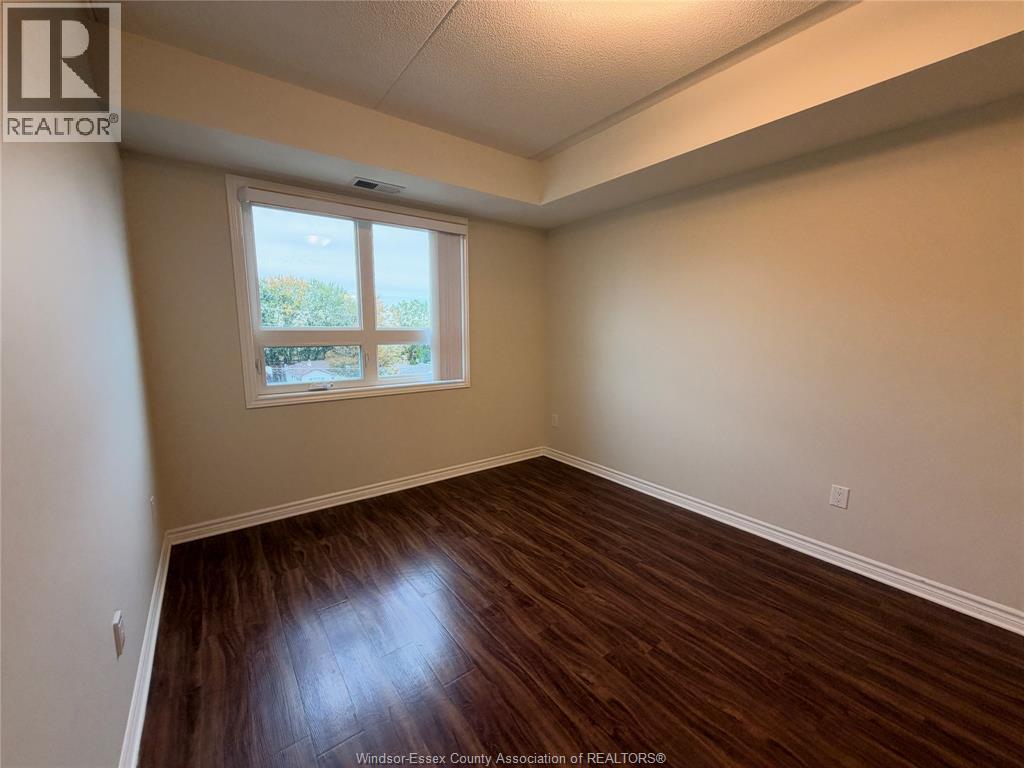 Unit 418 - 550 Park AVENUE West, Chatham 4