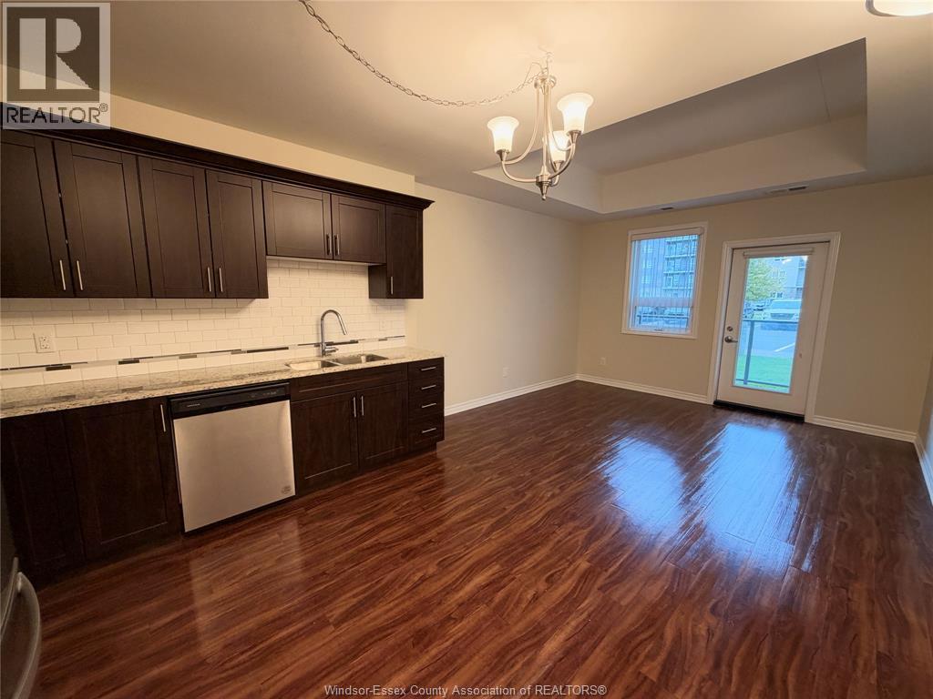 Unit 412 - 550 Park AVENUE West, Chatham 2