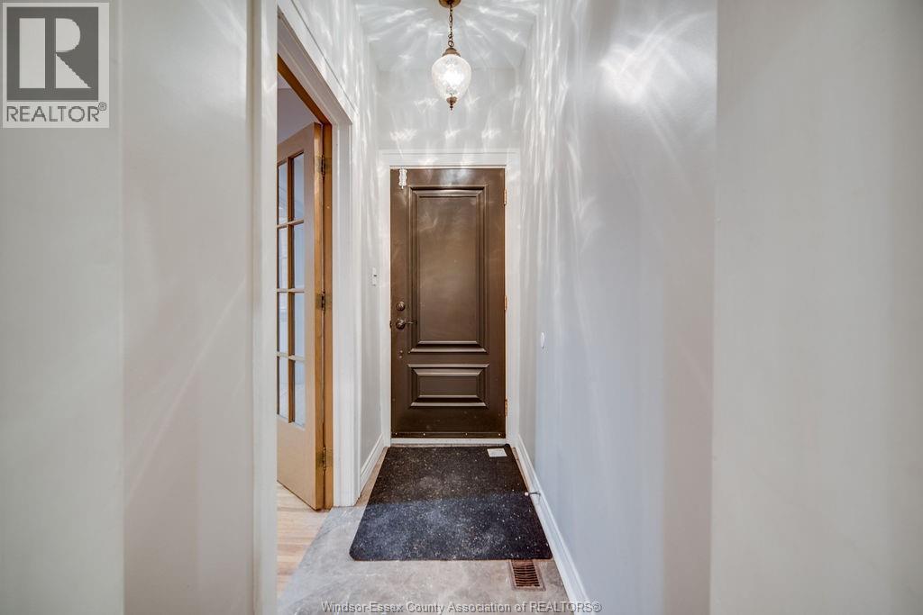 Unit MAIN FLOOR - 1346 PARENT AVENUE, Windsor 3