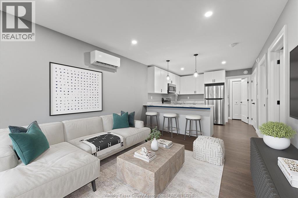 Unit UPPER - 1147 HICKORY, Windsor 2