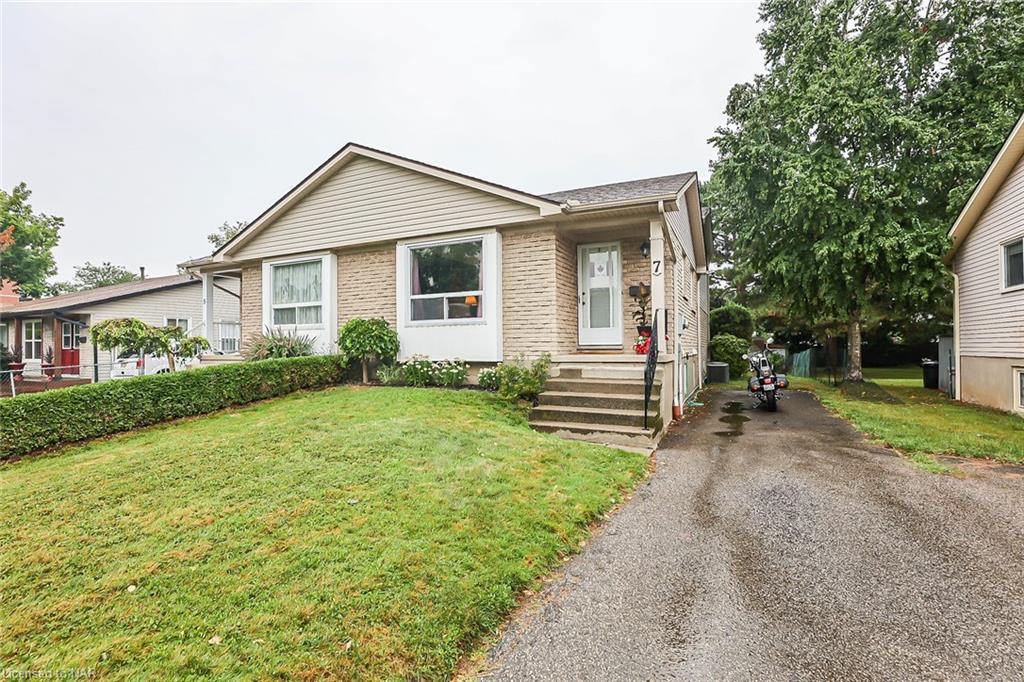 7 Mcnicholl Circle, St. Catharines, ON Semi Detached, Single Family