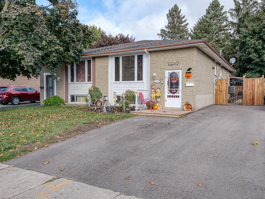 1131 Pearson Drive, Woodstock, ON Semi Detached, Single Family