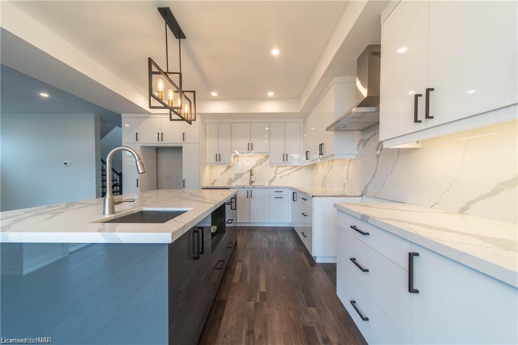 7909 Mulhern Street, Niagara Falls, Ontario L2H1B8 For Sale HouseSigma