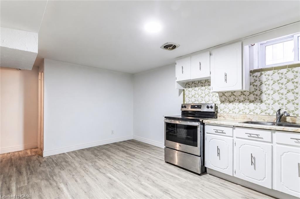 404 Queenston Road, Hamilton 4