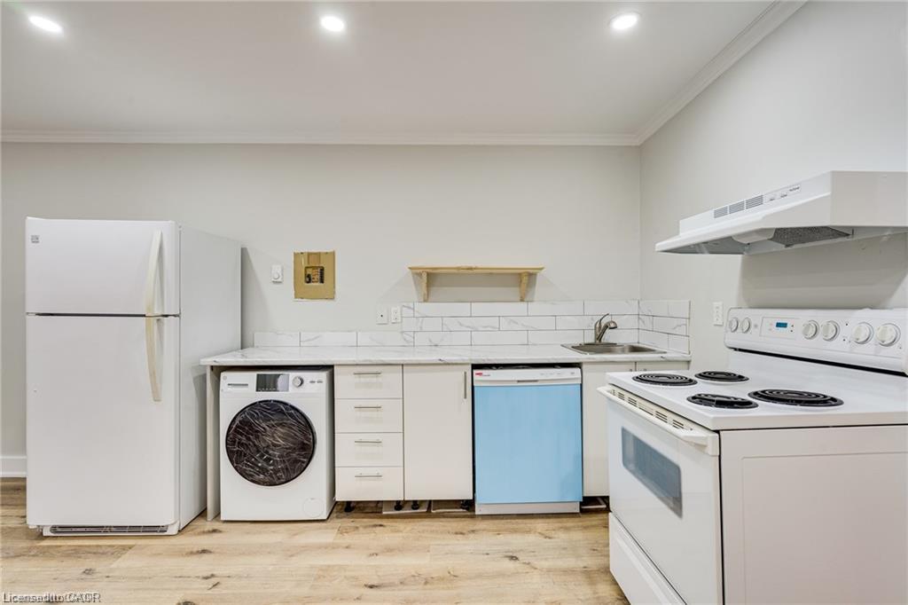 Unit Upper 2 - 33 Albion Street, Brantford 3