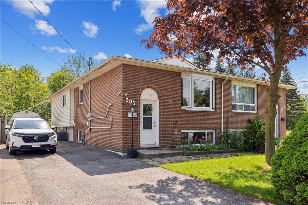 Unit Upper - 203 Commercial Street, Welland 1