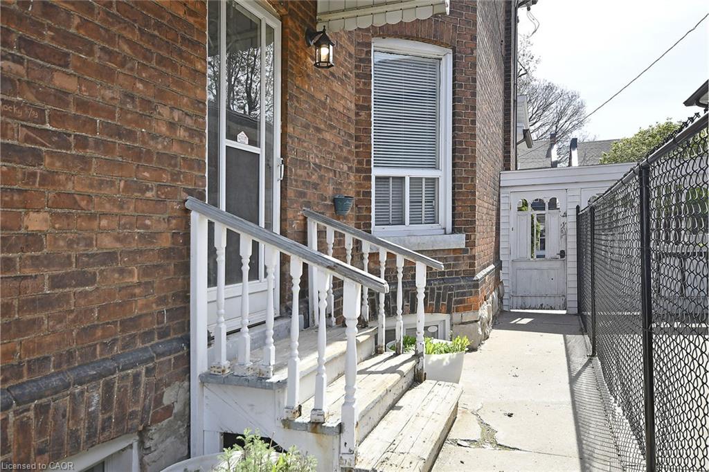 Unit Main - 47 Emerald Street N, Hamilton 2