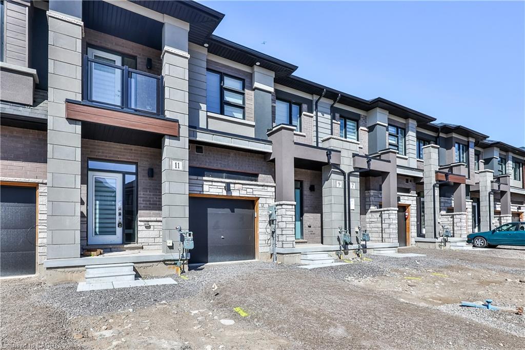 9 Wakeling Drive, Brantford 2