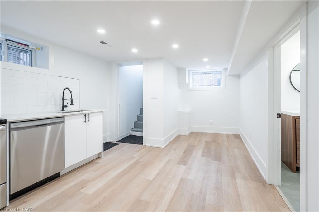 Unit 1 - 204 Balsam Avenue S, Hamilton 3