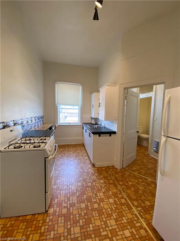 Unit 1 - 10 Mechanic Street, Brant 5