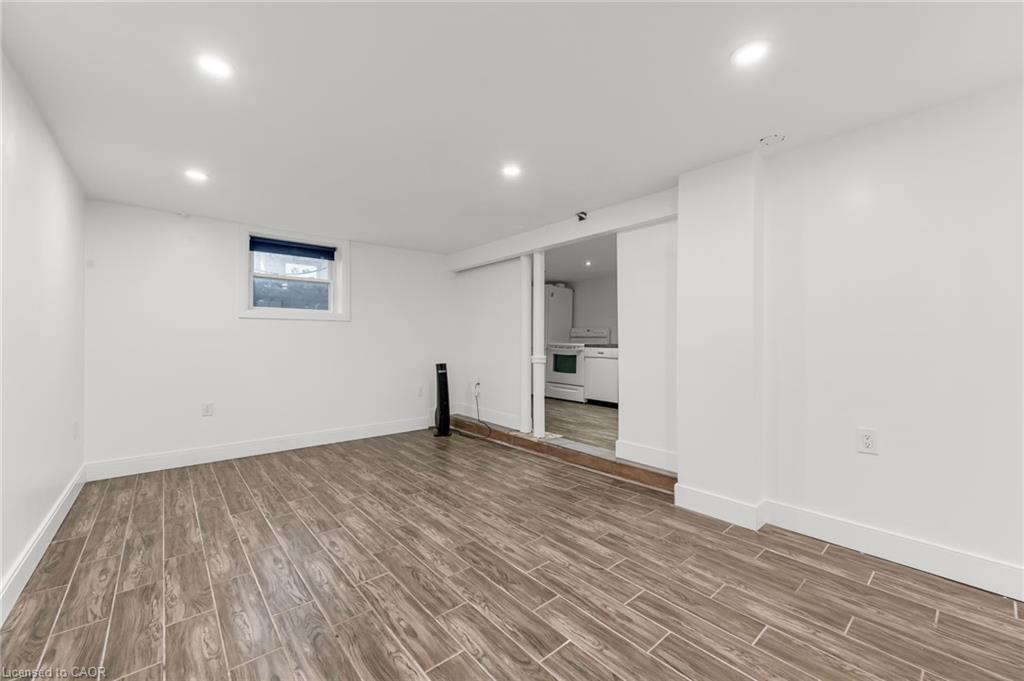 Unit LOWER - 116 Spadina Avenue, Hamilton 5