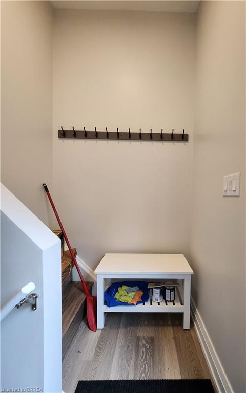 Unit Lower Unit - 404 Nelson Street, Brantford 2
