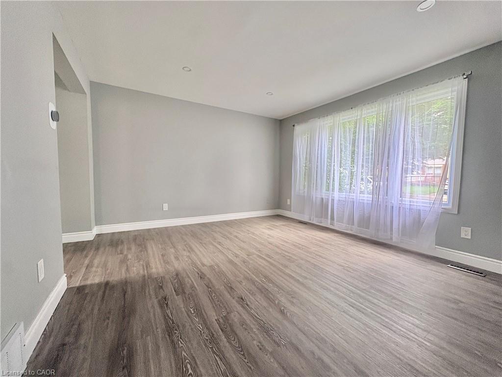 216 Brunswick Crescent, London 4