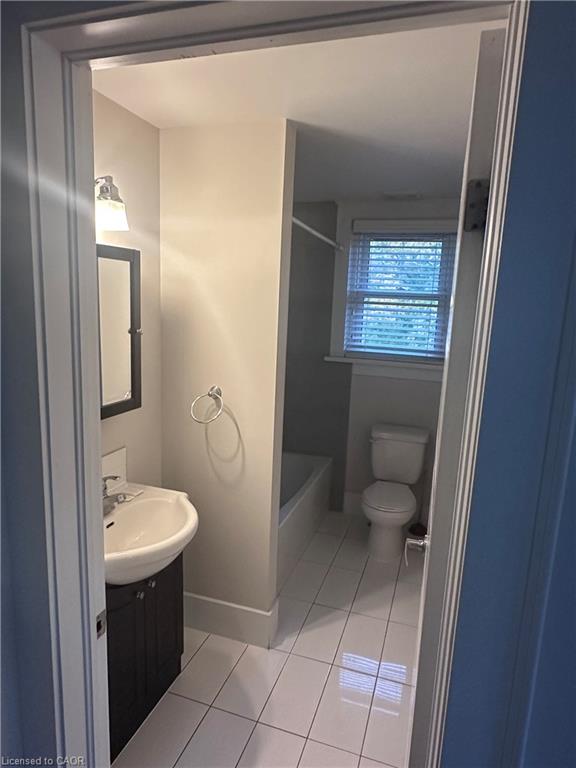 Unit 203 - 58-60 Madison Avenue N, Kitchener 3
