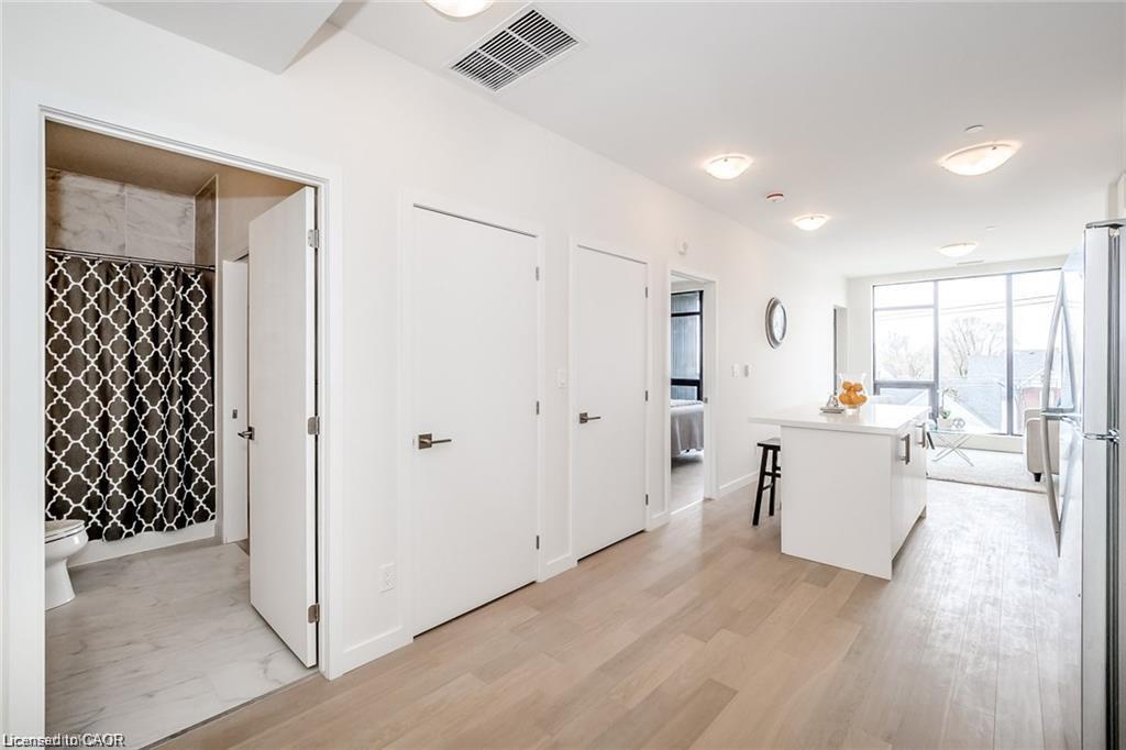 Unit 403 - 690 King Street W, Kitchener 5