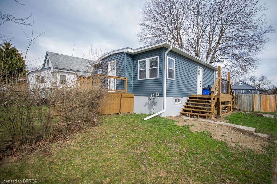 20 Park Avenue E, Brantford 2