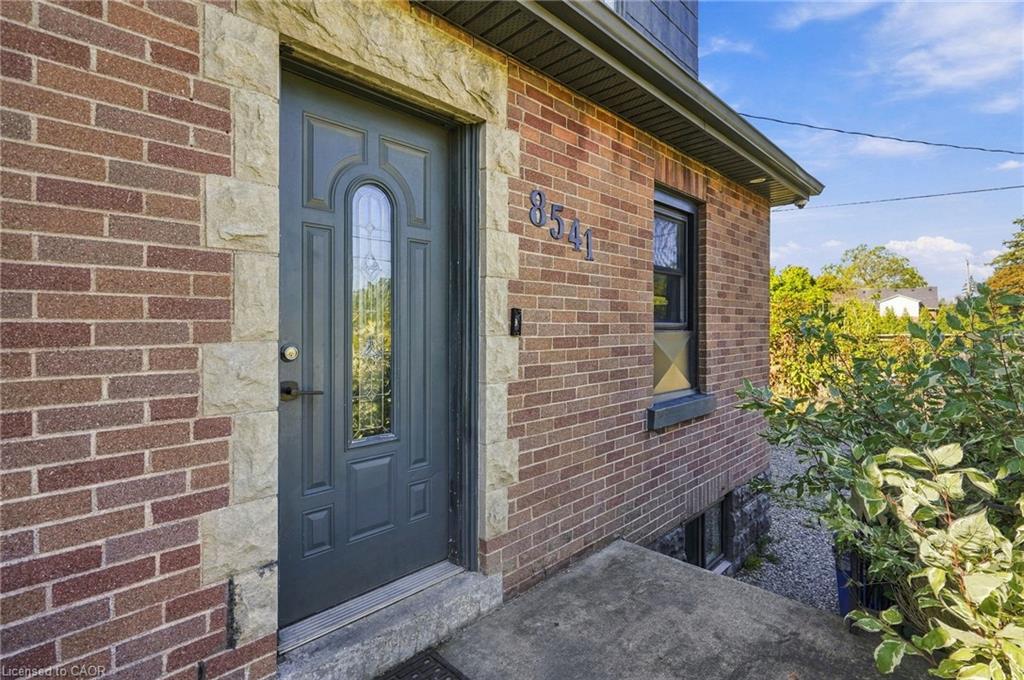 8541 Airport Road, Glanbrook 2