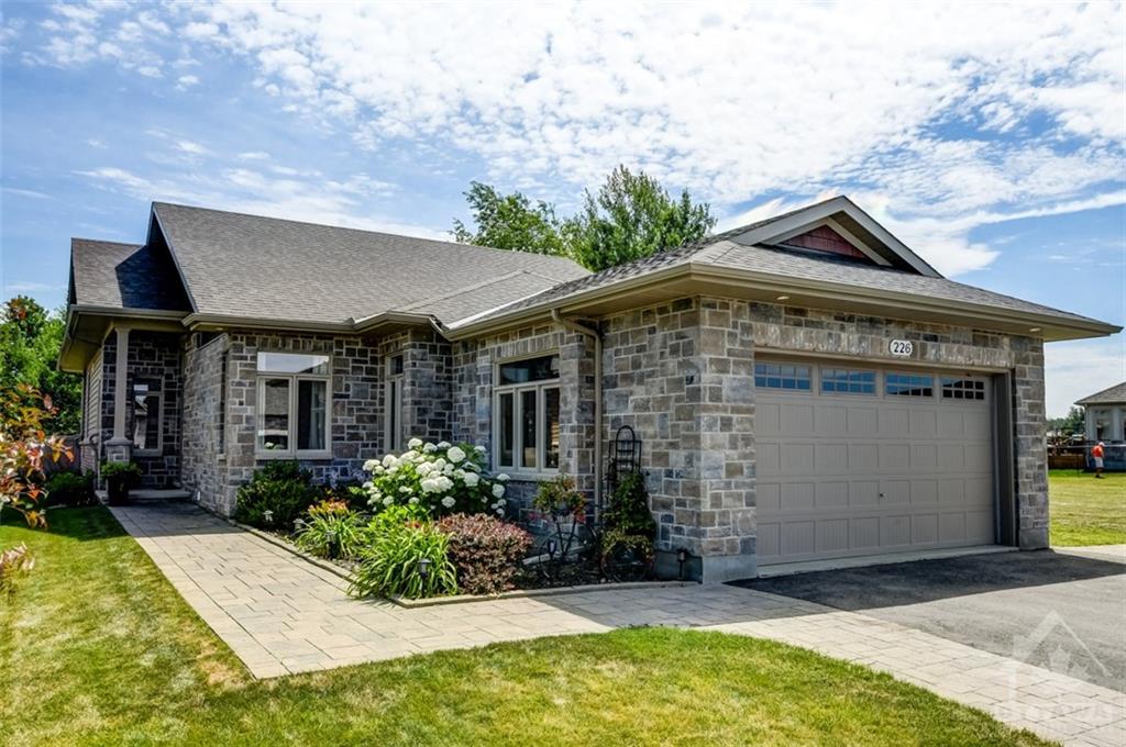 226 ROYAL LANDING Gate, Kemptville, Ontario K0G1J0 Sold History