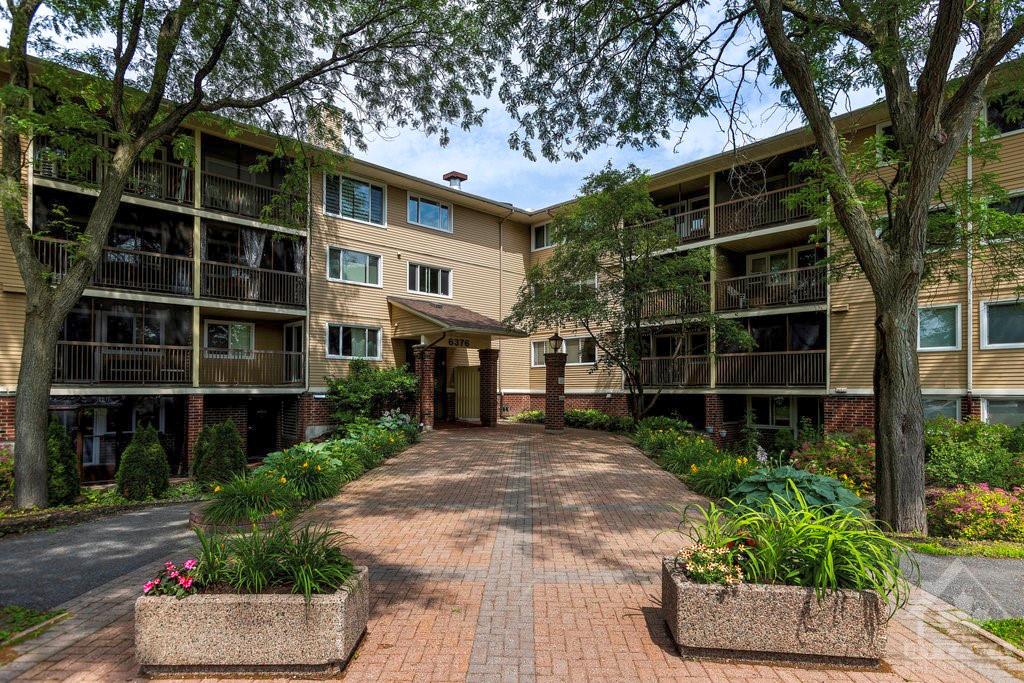 310 6376 BILBERRY Drive, OrleansGloucester, Ontario K1C4P6 Sold