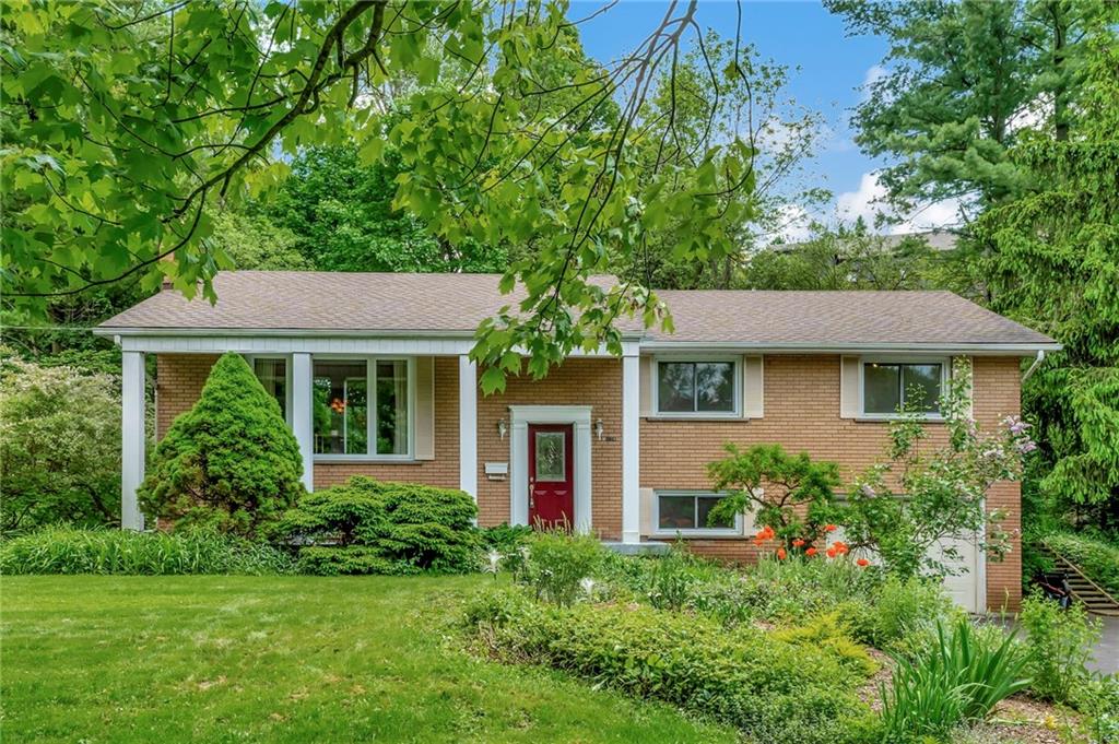 176 FALLINGBROOK Drive, Ancaster, Ontario L9G1E6 Sold History HouseSigma