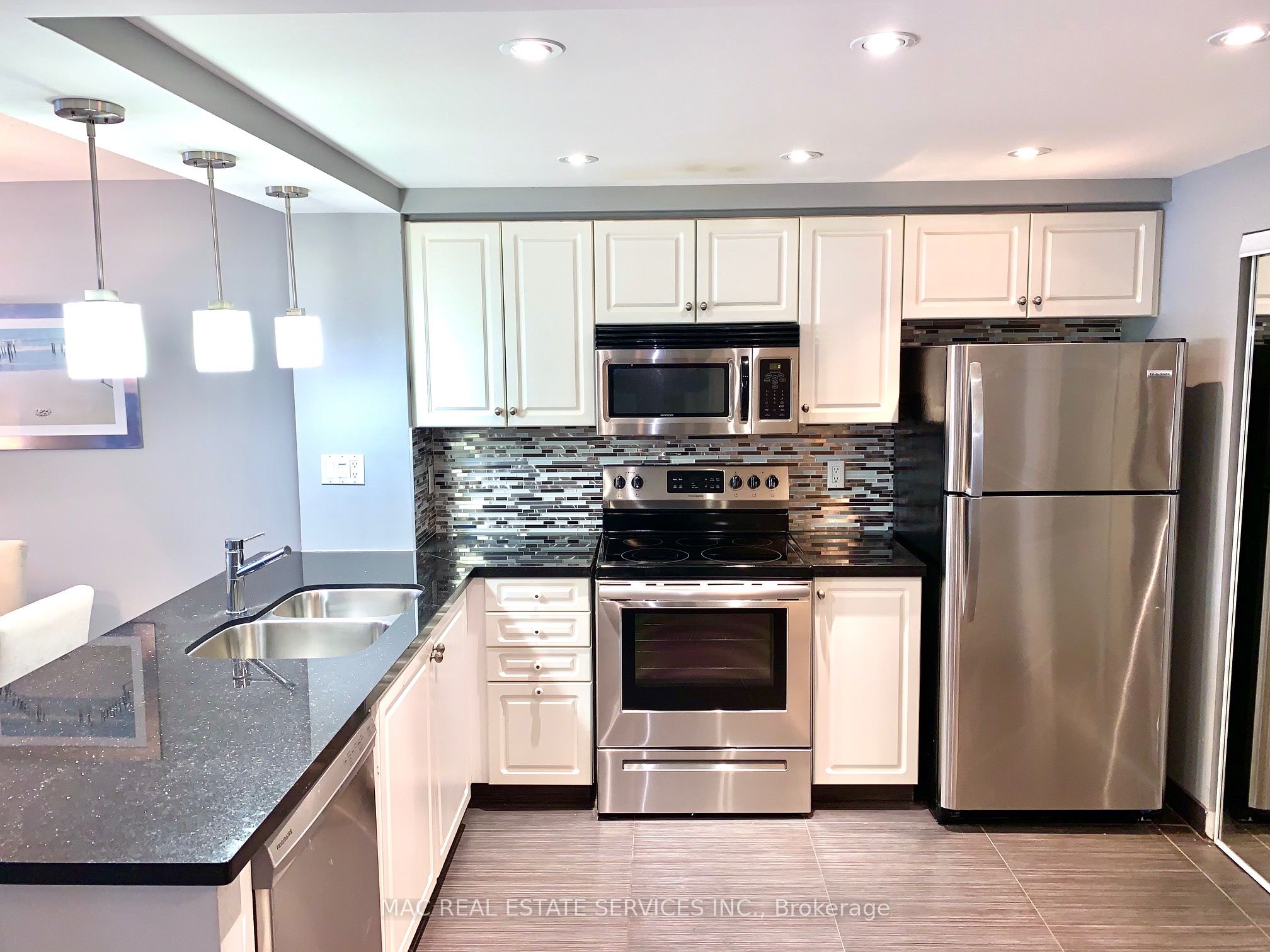 Unit 1510 - 28 Hollywood Avenue, North York 3