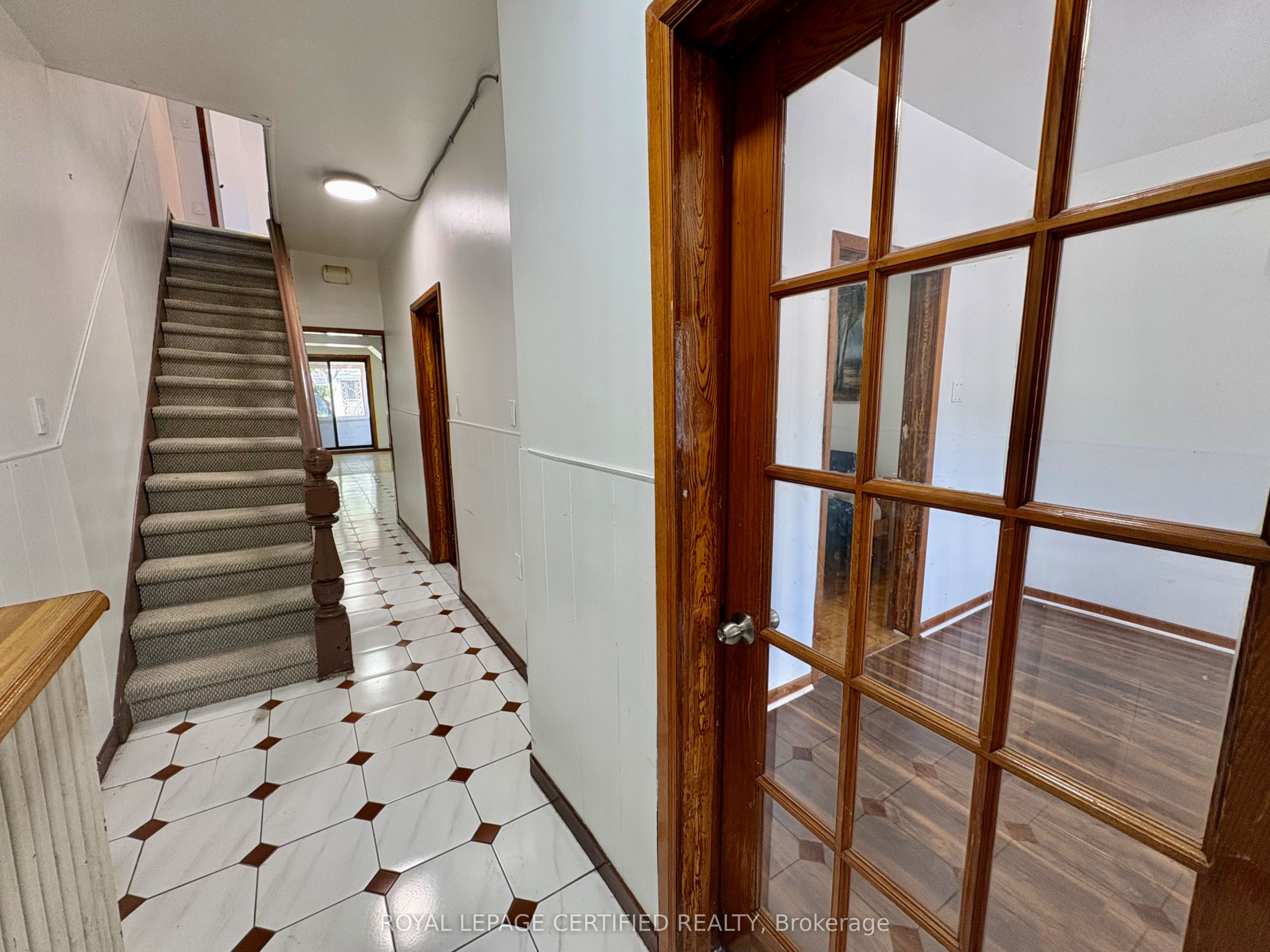 36 Mitchell Avenue, Toronto 4