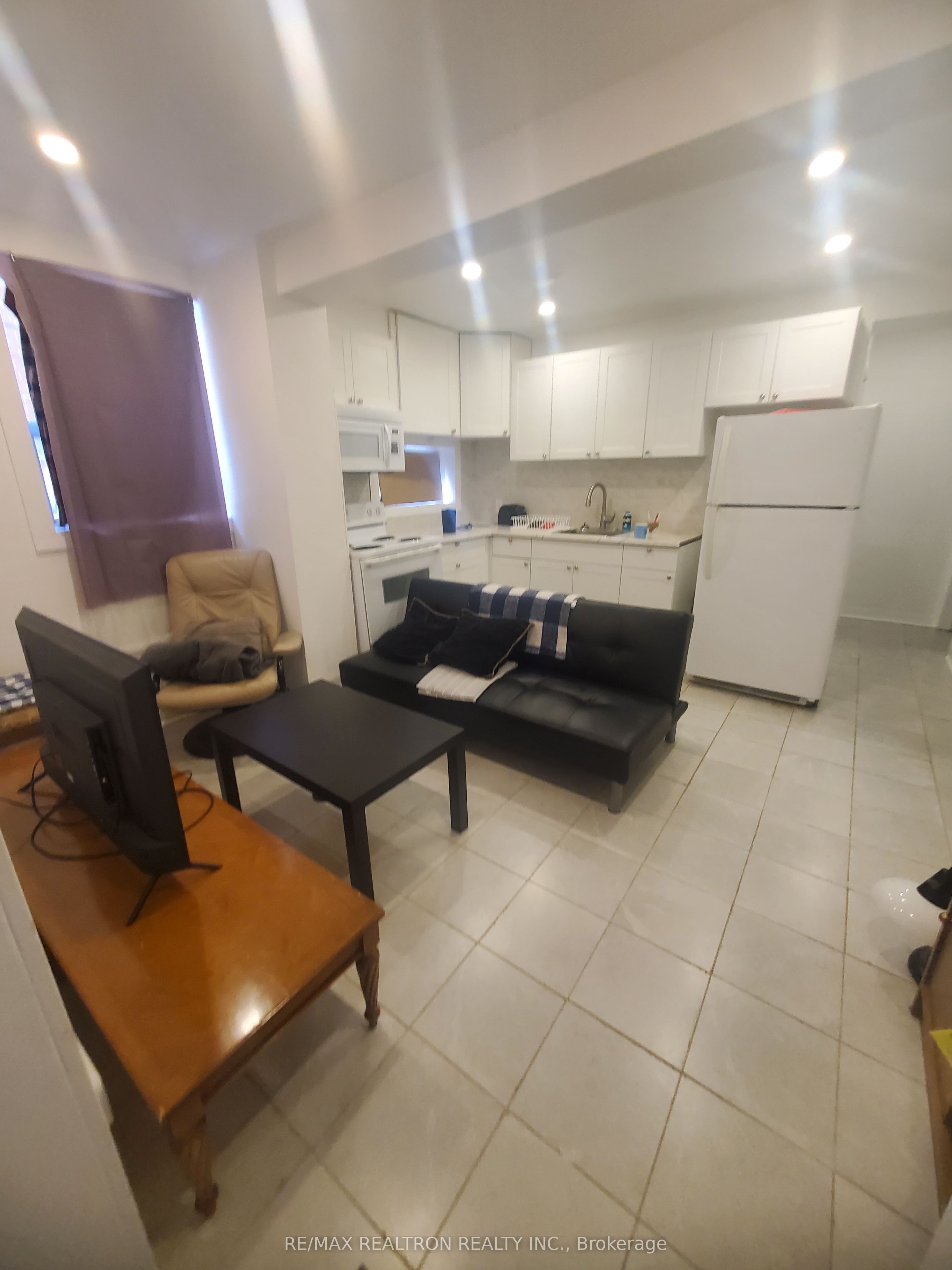 Unit 1 - 234 Wilmington Avenue, North York 3