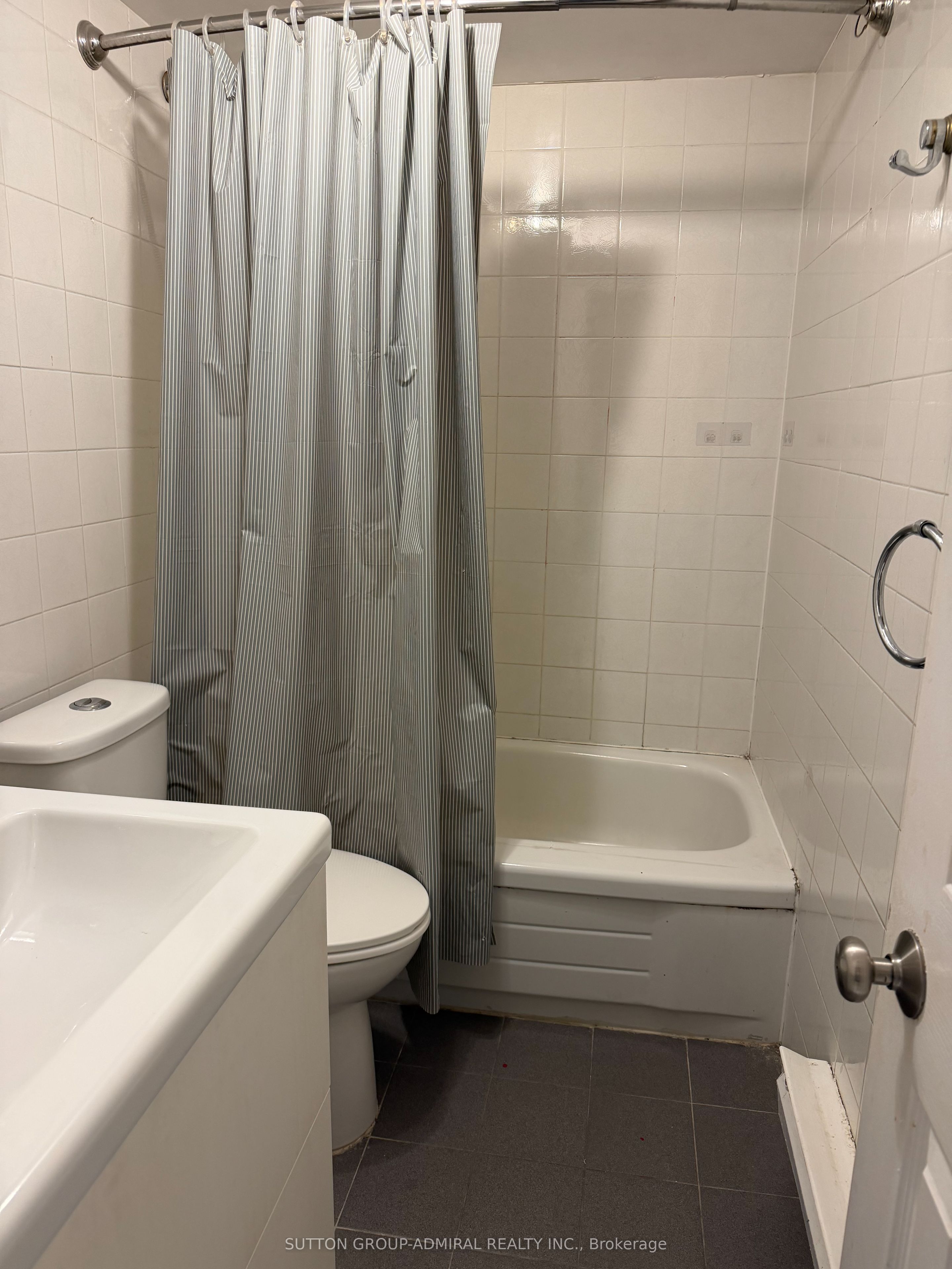 Unit B - 1188 Avenue Road, Toronto 5