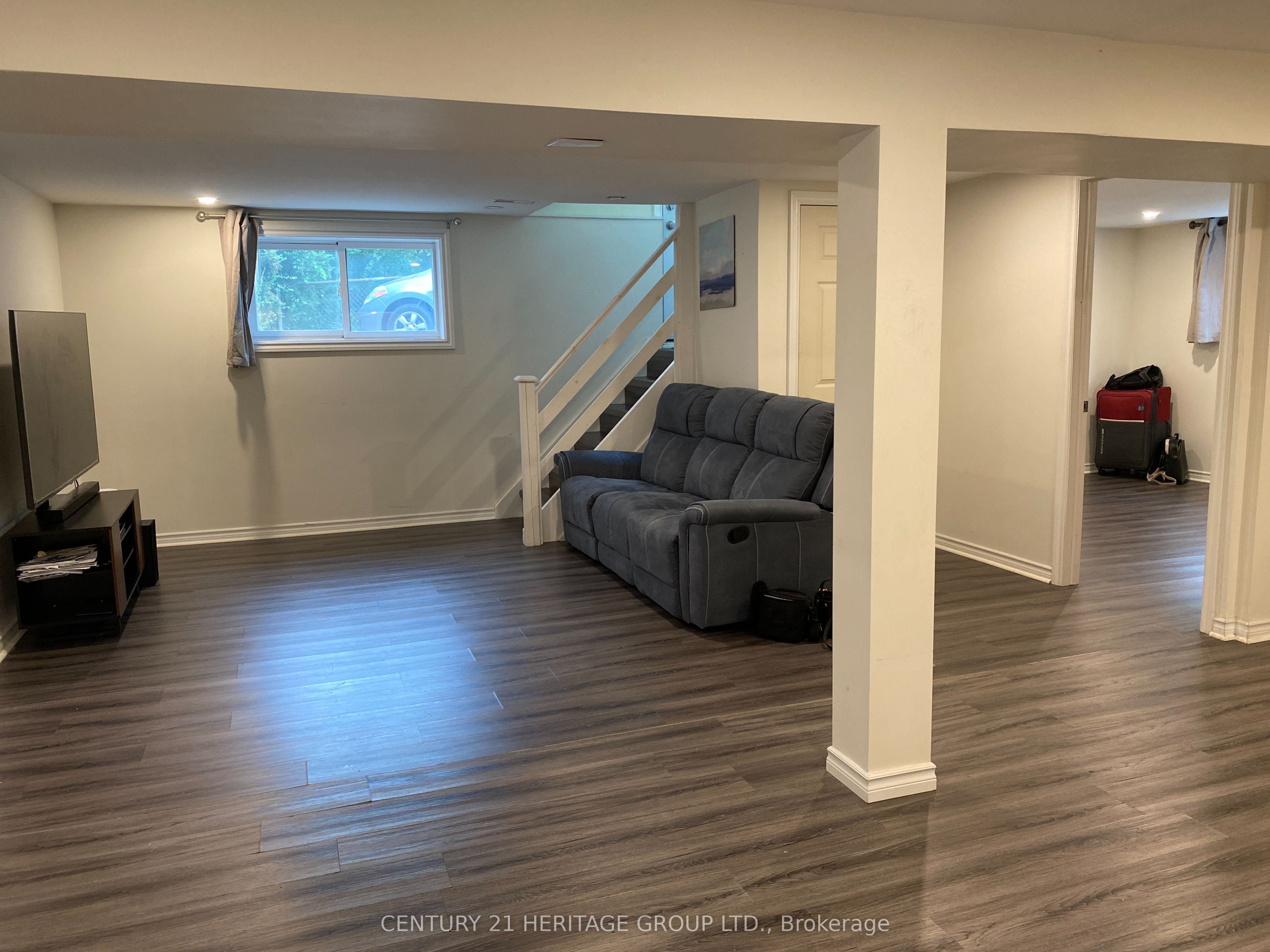 Unit Bsmt - 17 Gailong Court, North York 4